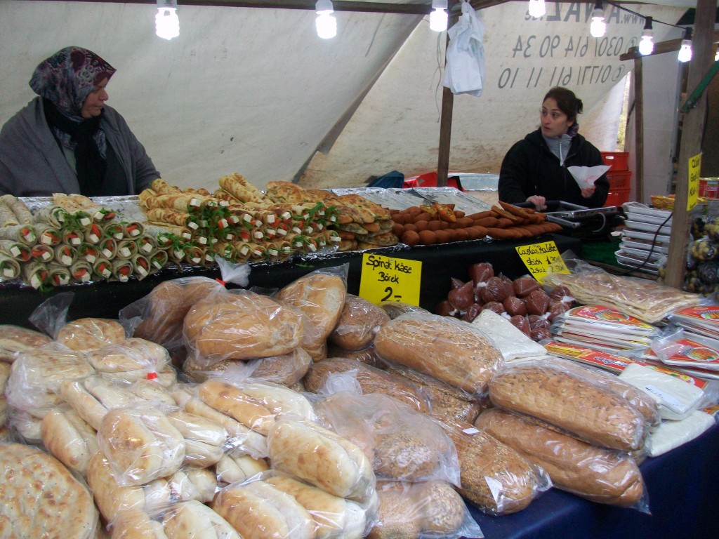 A variety of great food at the market 