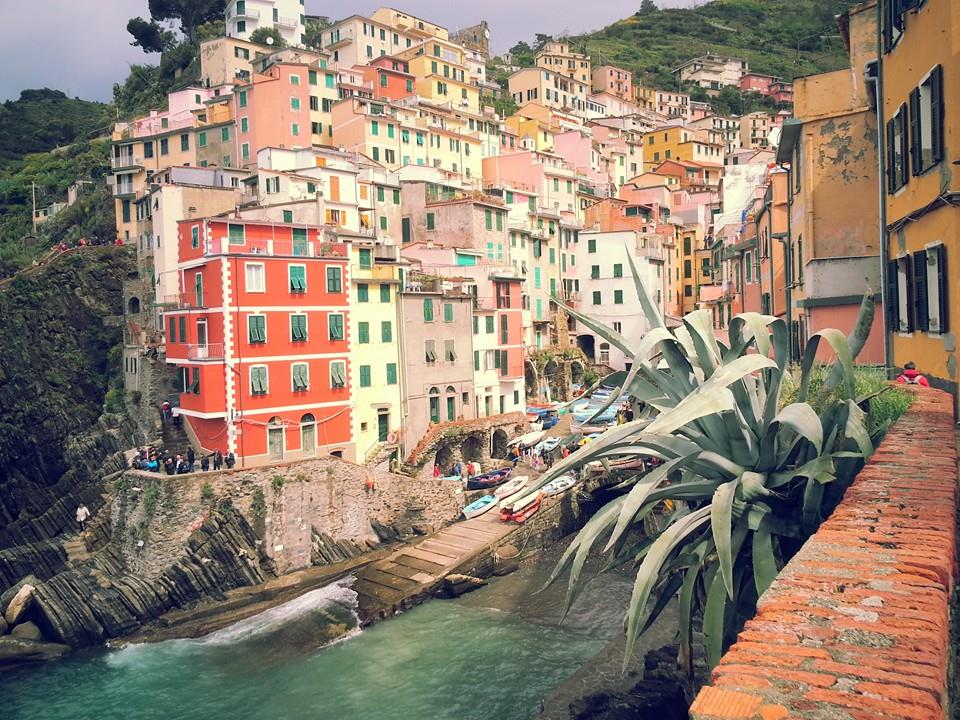 Cinque Terre for a day - Girl in Florence