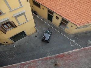 È Così, Life Next to a Public Bathroom - Girl in Florence