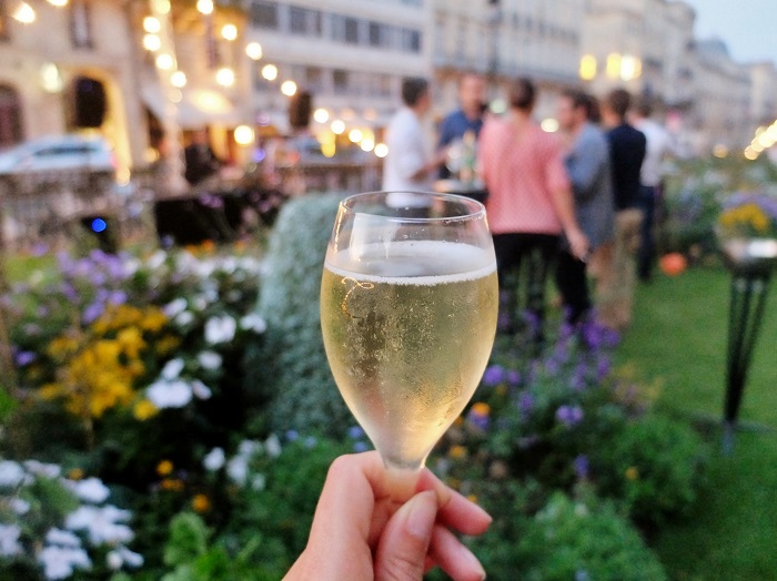 Champagne in Bordeaux, Grand theater garden | Girl in Florence @girlinflorence 