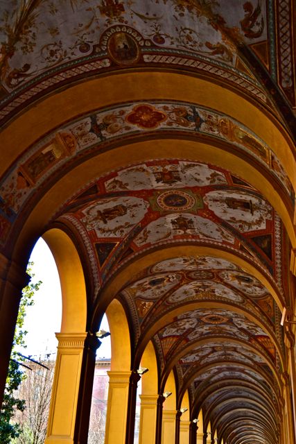 Arches in Bologna | Girl in Florence 