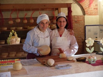 Cheese Farm in Tuscany: Podere Casa al Bosco - Girl in Florence