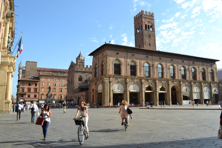 Bologna's Piazza Maggiore. Photo creditL Silvia Donati