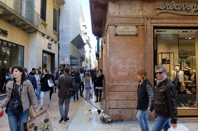 Verona's fashionable shopping streets