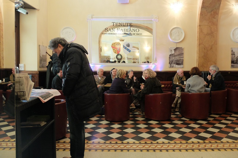 Coffee stop at the elegant Caffe' Dei Costanti in front of the Basilica di San Francesco