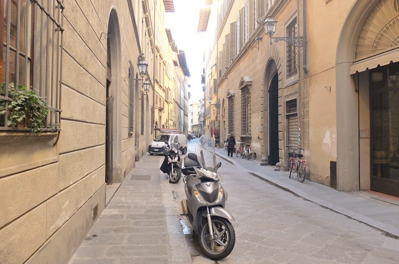 A Personal Guide To The Santo Spirito Neighborhood - Girl in Florence