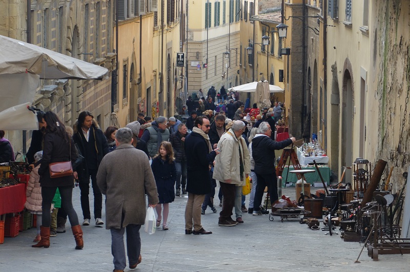 Arezzo Antique Fair - Tuscany - Girlinflorence