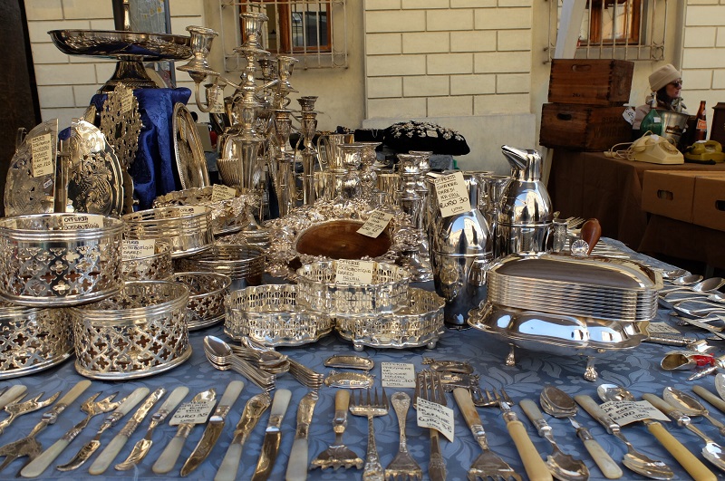 39 Photos To Inspire A Visit To Arezzo s Antique Fair Girl in