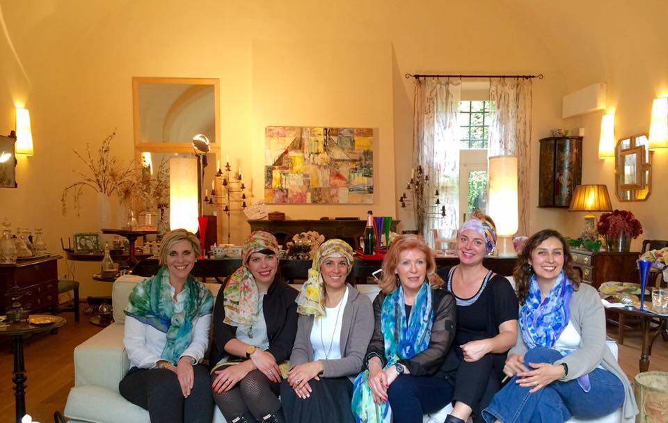 Earlier this year a friend of mine hosted a scarf party at Elizabeth's Bellosguardo estate. As you can see we got into the spirit of things! 